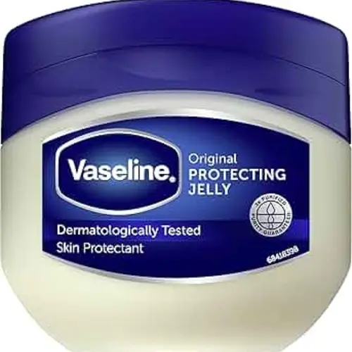 71QCgHZDJ3L._AC_UF350350_QL50_-ezgif.com-resize وازلین آلمانی اورجینال Vaseline Original Protecting Jelly حاوی ویتامین ای 50 میل - Image 1